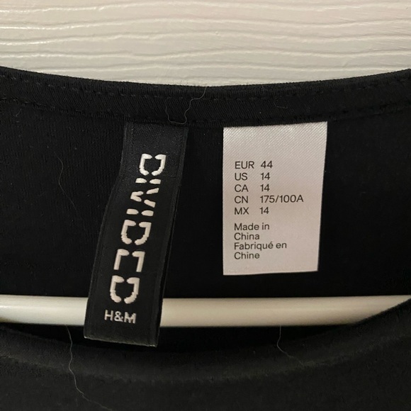 H&M long sleeve mini. Never worn. Size 14 - Picture 4 of 4